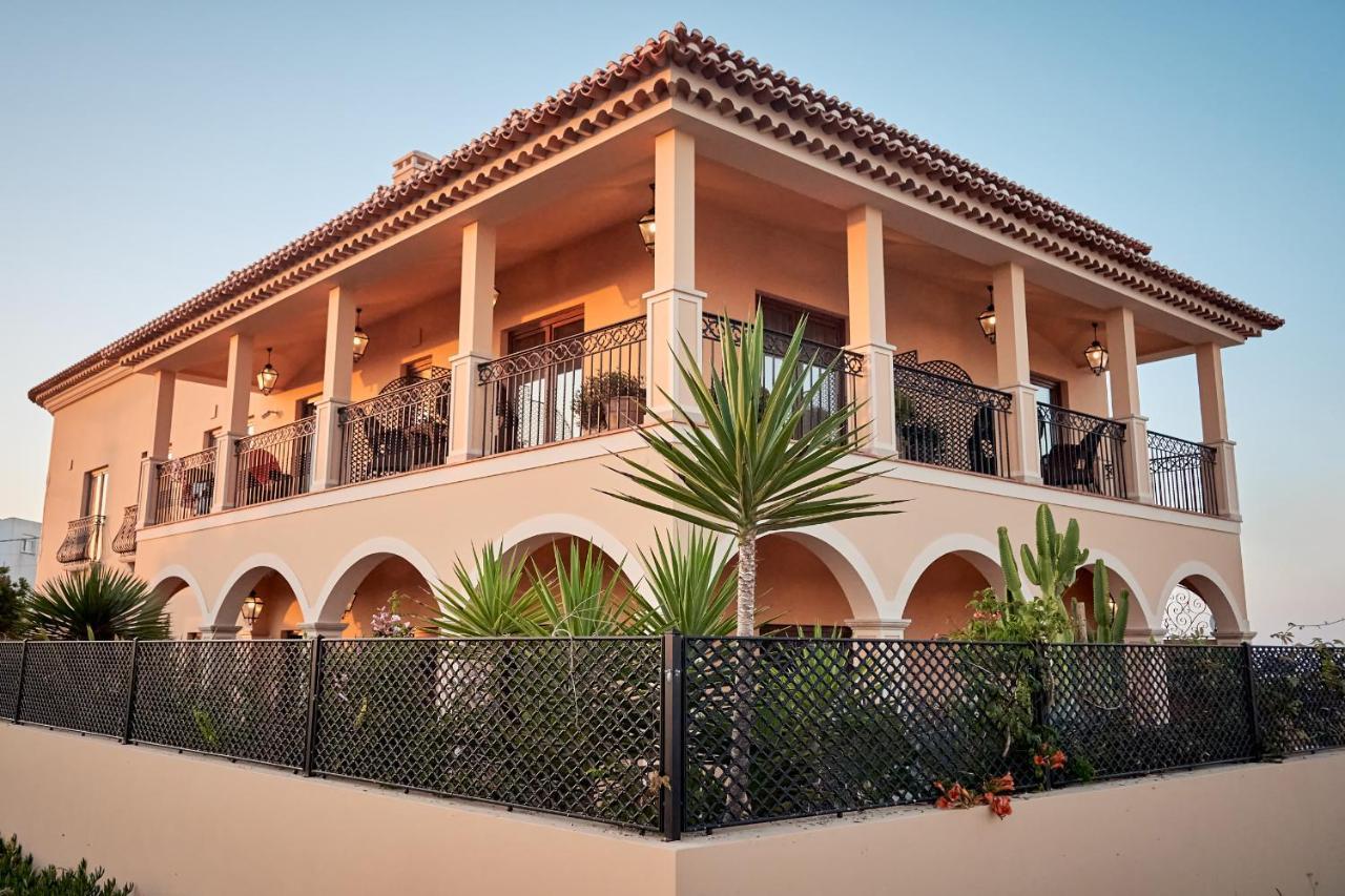 Silver Coast Beach Residence Балеал Екстер'єр фото